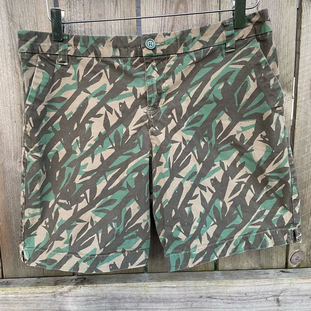 Patagonia Shorts Camo Leaf Chino Casual Utility Everyday Summer‎ Green Size 10